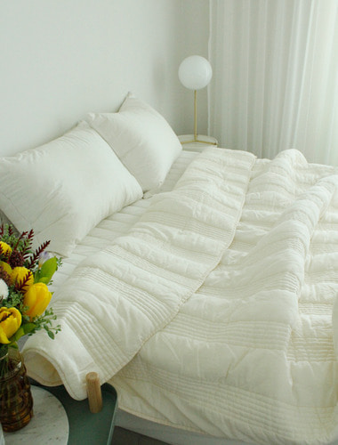 Cozy island comforter _  cream white